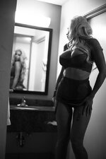 Nicolette Shea-6191.jpg