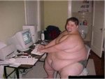 230ff883_really-fat-guy-on-computer1.jpg
