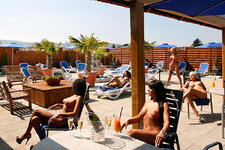club-globe-300-x.jpg